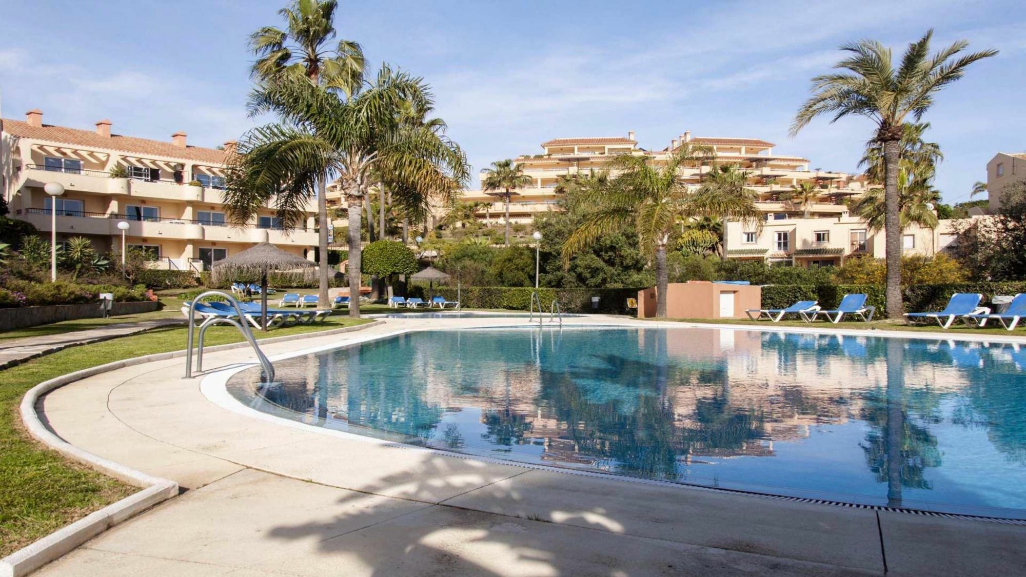 Marina Del Sol Apartment By Rafleys Fuengirola Exteriör bild